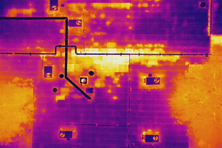 Thermal drone survey — radiometric rooftop scan